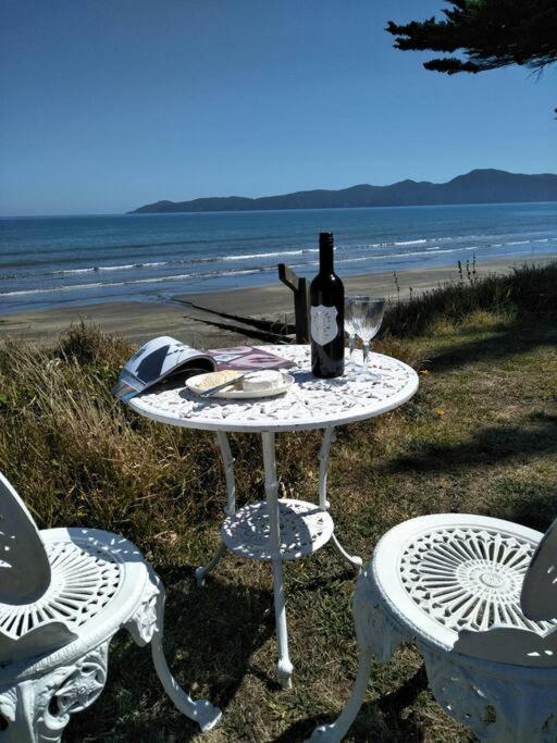 Beachfront Bliss Paraparaumu Eksteriør bilde